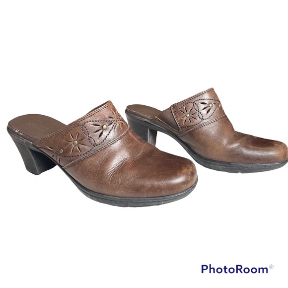Clarks Leather Bendables Heeled Mules w/Flower detailing Brown Size 7M - Picture 3 of 9